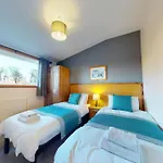 Barker Stakes Farm Lodge *