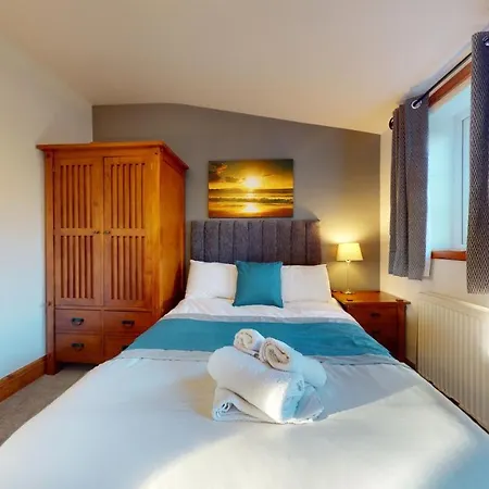 Barker Stakes Farm Lodge