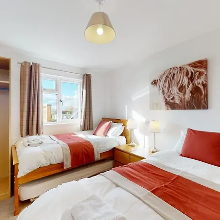 Barker Stakes Farm Lodge *