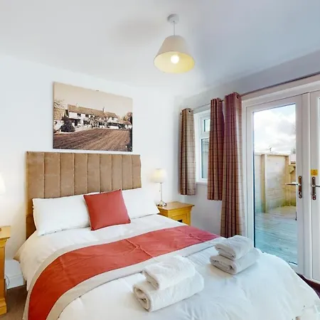 Barker Stakes Farm Lodge *