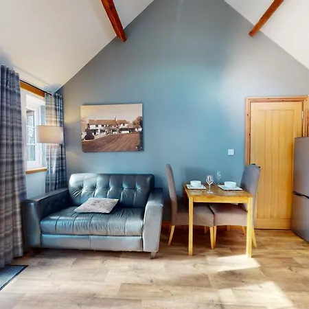 Barker Stakes Farm Lodge *