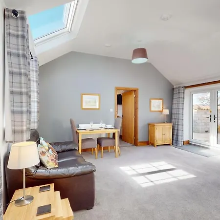 Barker Stakes Farm Lodge *