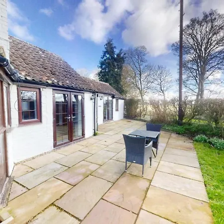 Barker Stakes Farm Lodge *