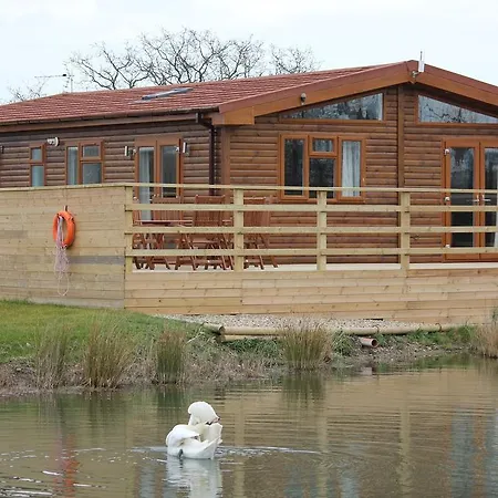 Barker Stakes Farm Lodge *