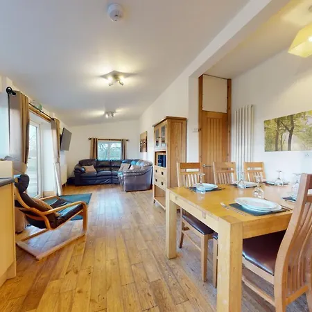 Lodge Barker Stakes Farm Pickering