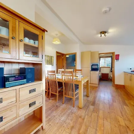 Lodge Barker Stakes Farm Pickering