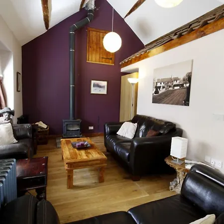 Barker Stakes Farm Lodge