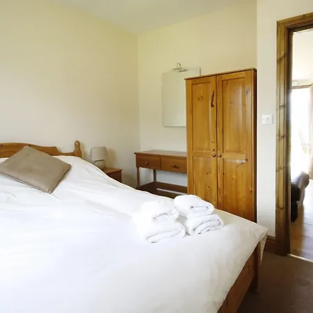 Lodge Barker Stakes Farm